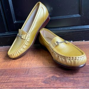 Gold SAS comfort loafers new in box